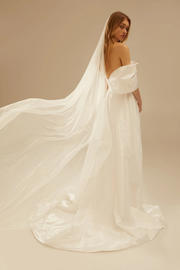 Carlisle Veil