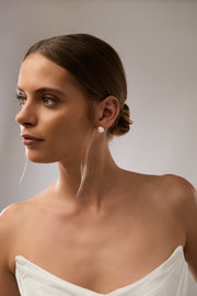 Rey Pearl Studs
